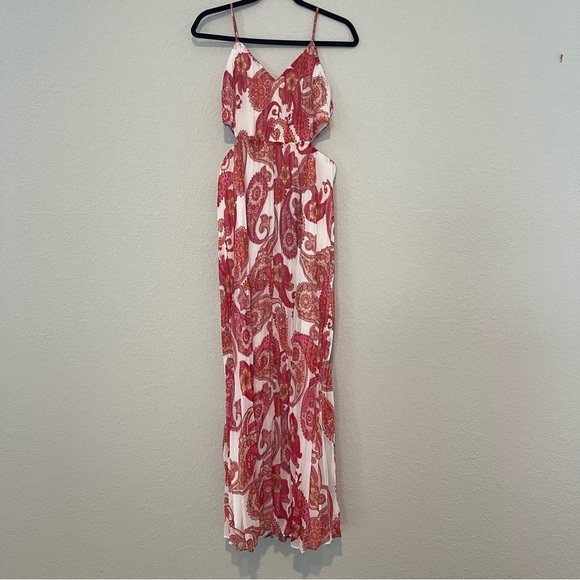 Pink paisley pleated cutout maxi dress by Express, small - Picture 3 of 6